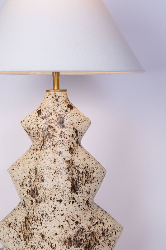 The Arrow Lamp - Warm Wood