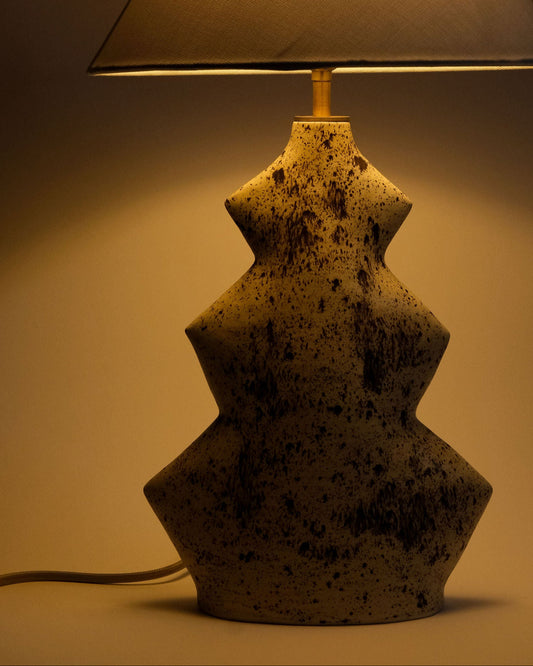 The Arrow Lamp - Warm Wood