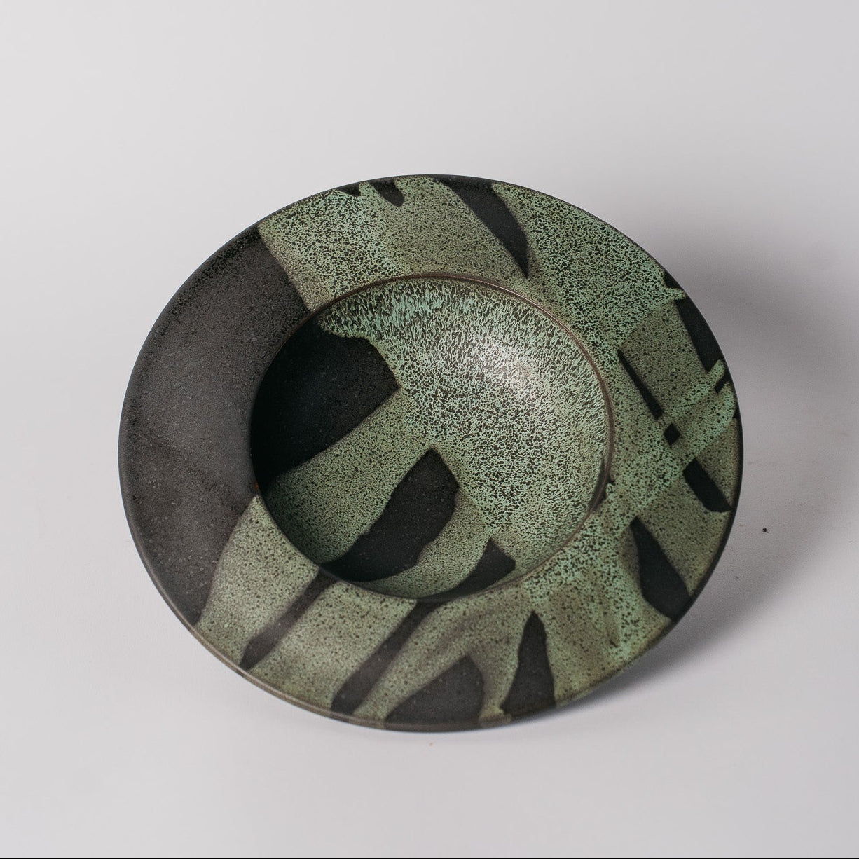 UFO bowl in Disco Lizard & Smoke