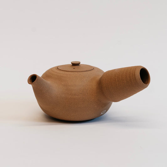 side handle tea pot
