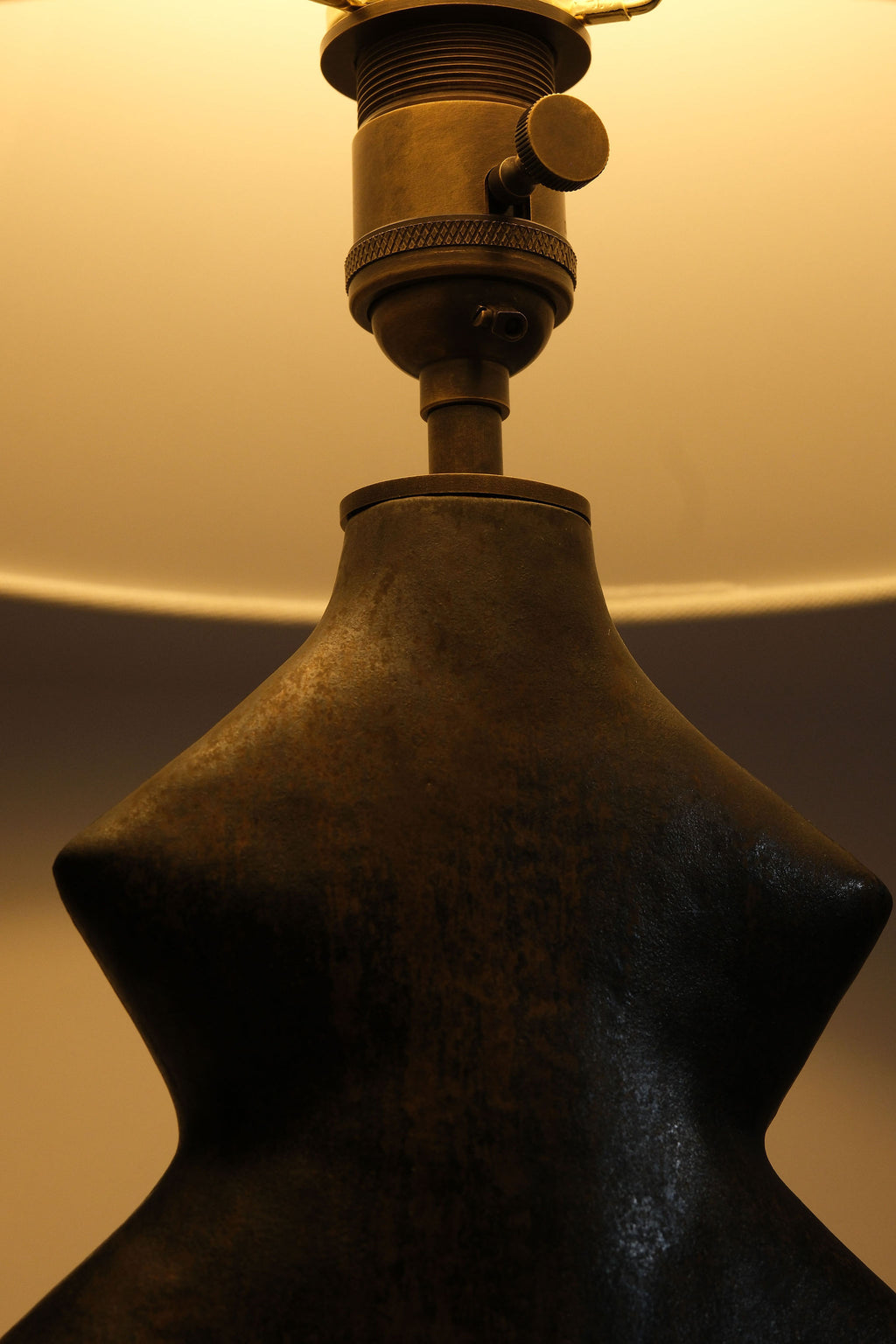 The Arrow Lamp - Warm Wood