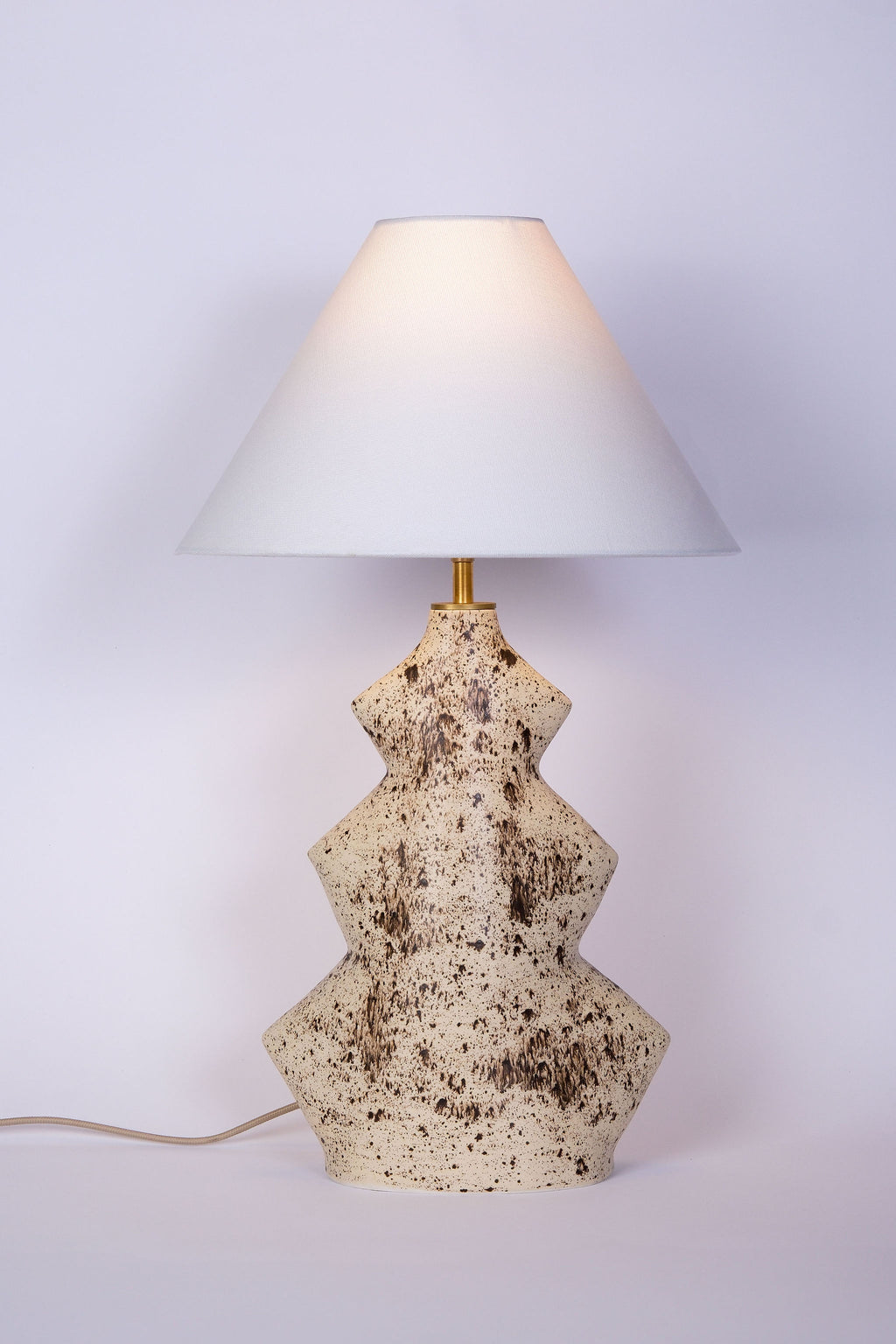 The Arrow Lamp - Warm Wood