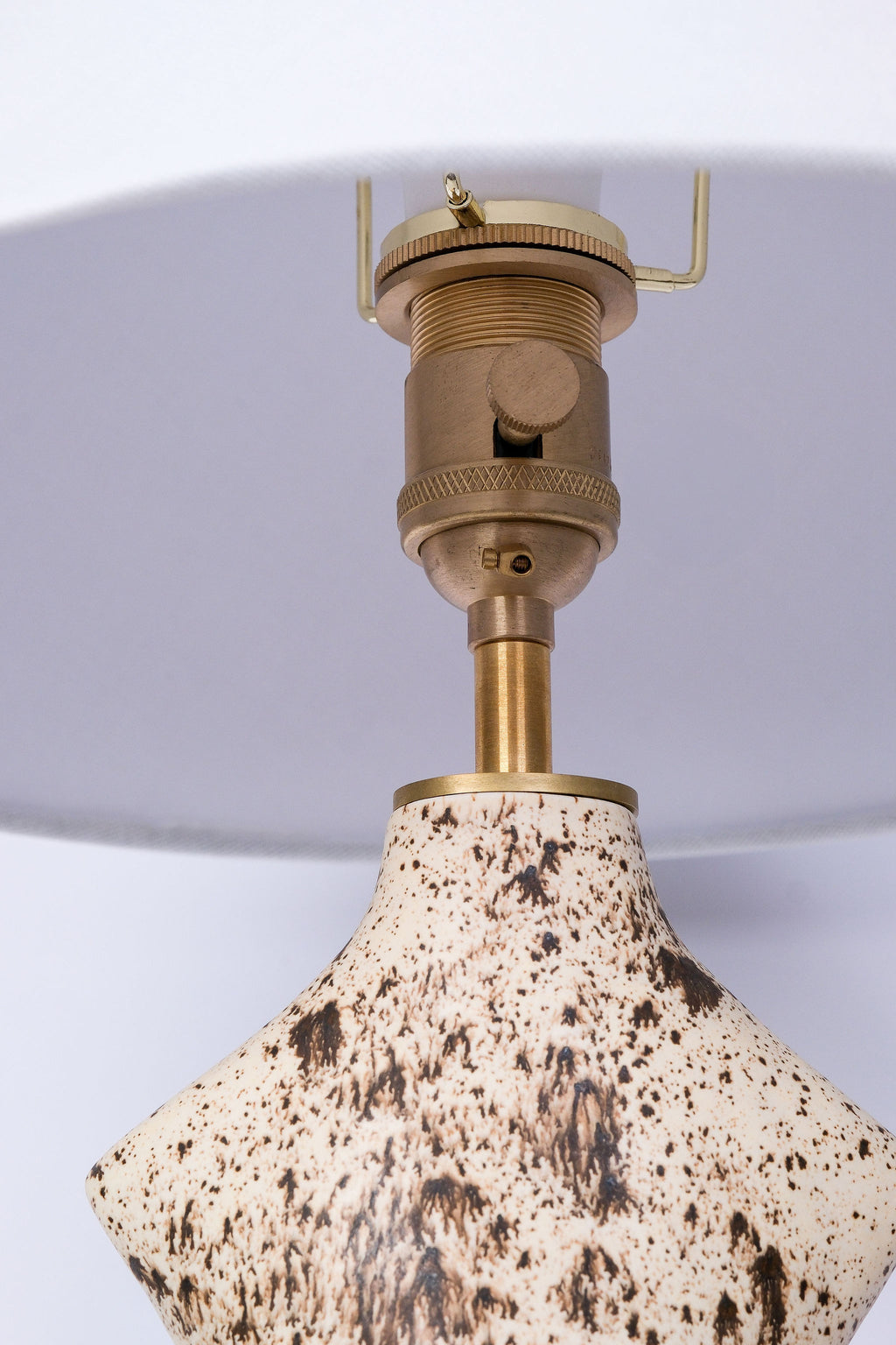 The Arrow Lamp - Warm Wood