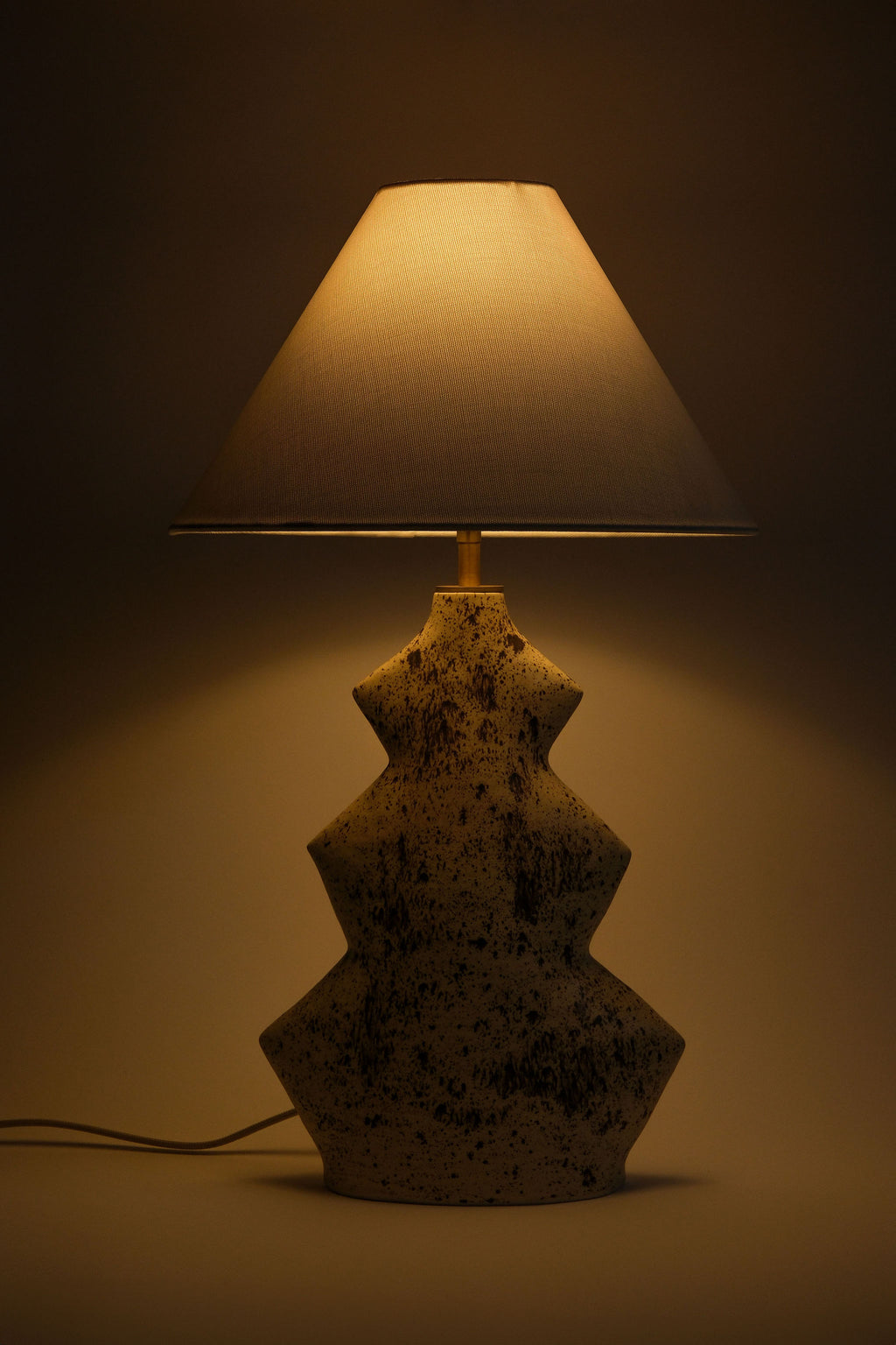 The Arrow Lamp - Black
